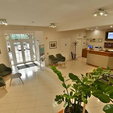 Platan Hotell 3*
