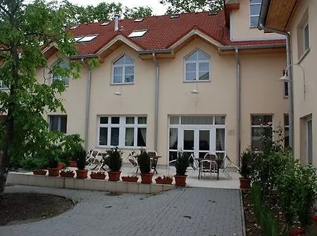 Hotell Platan 3*