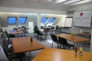 Platan Hotell 3*