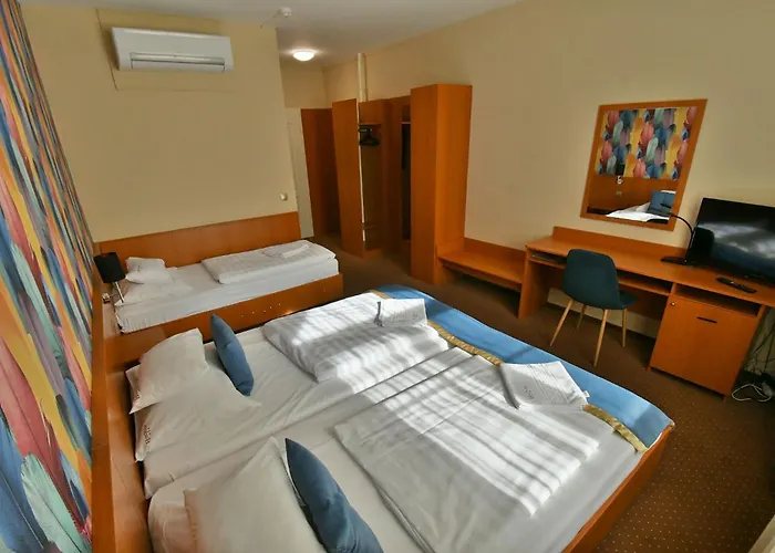 Platan Секешфехервар