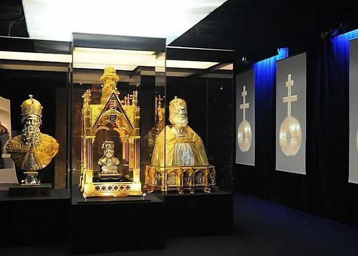 Platan Секешфехервар